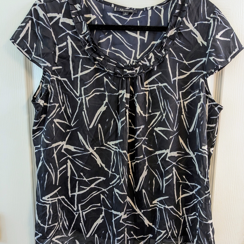 Anne Klein Navy and White Graphic Blouse with Ruffle Collar